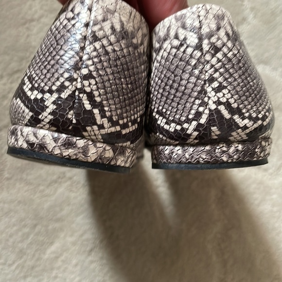 Vince Snakeskin Loafer Flat - Picture 8 of 10